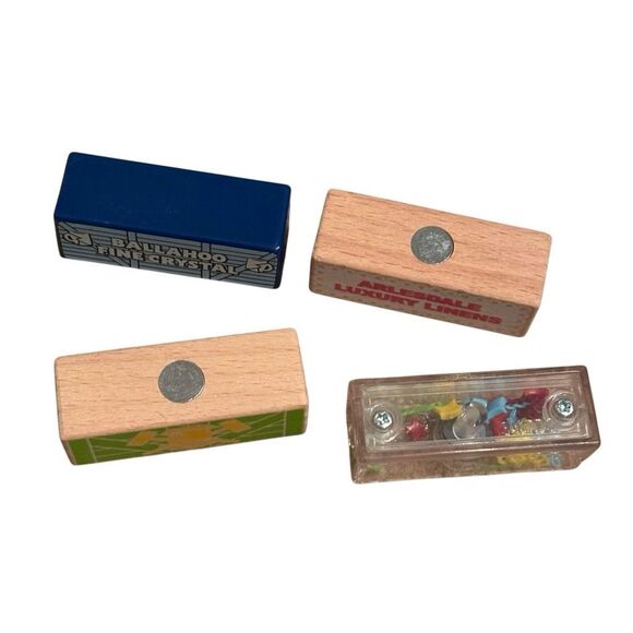 Thomas The Train Lot Of 4 Cranky The Crane Cargo Magnetic Blocks - Picture 4 of 6